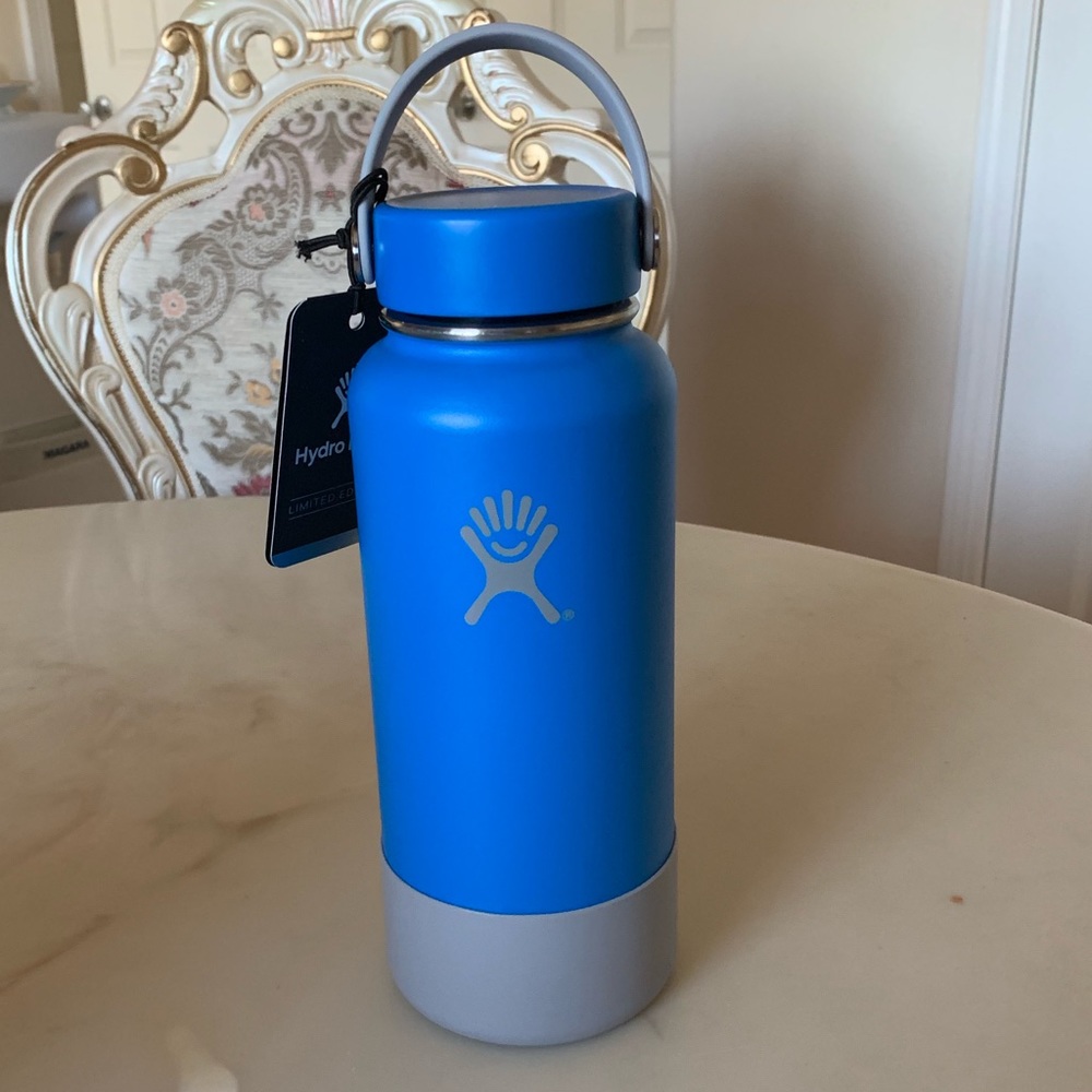 🛑SOLD🛑Hydro Flask 32 Oz with boot